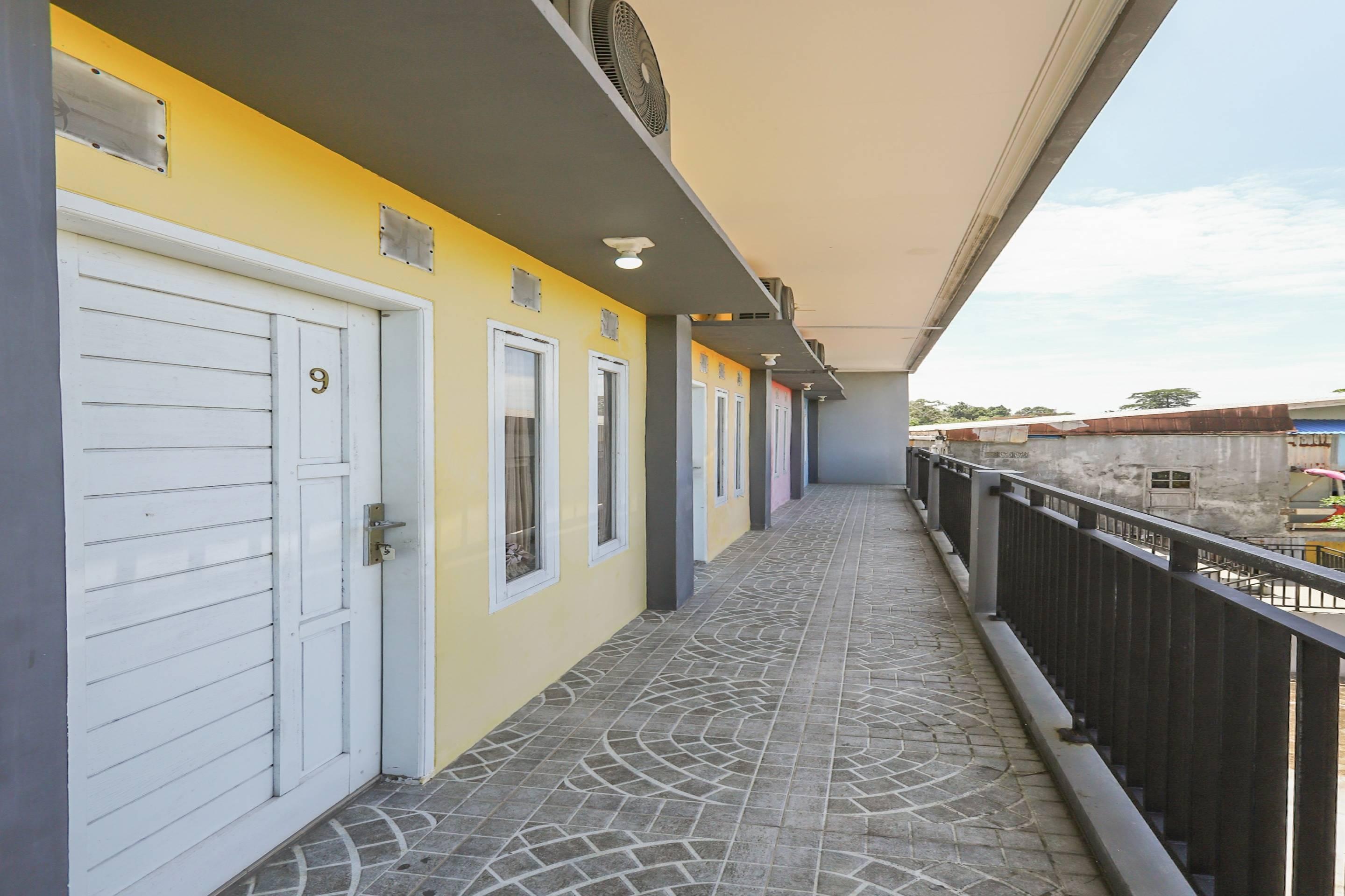 OYO 3731 Pelangi Guest House Balikpapan  Bagian luar foto