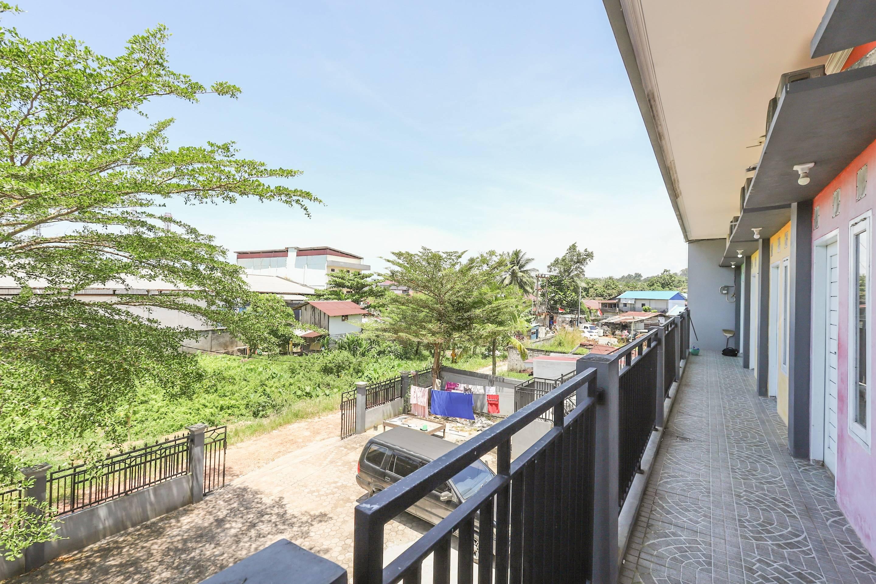 OYO 3731 Pelangi Guest House Balikpapan  Bagian luar foto
