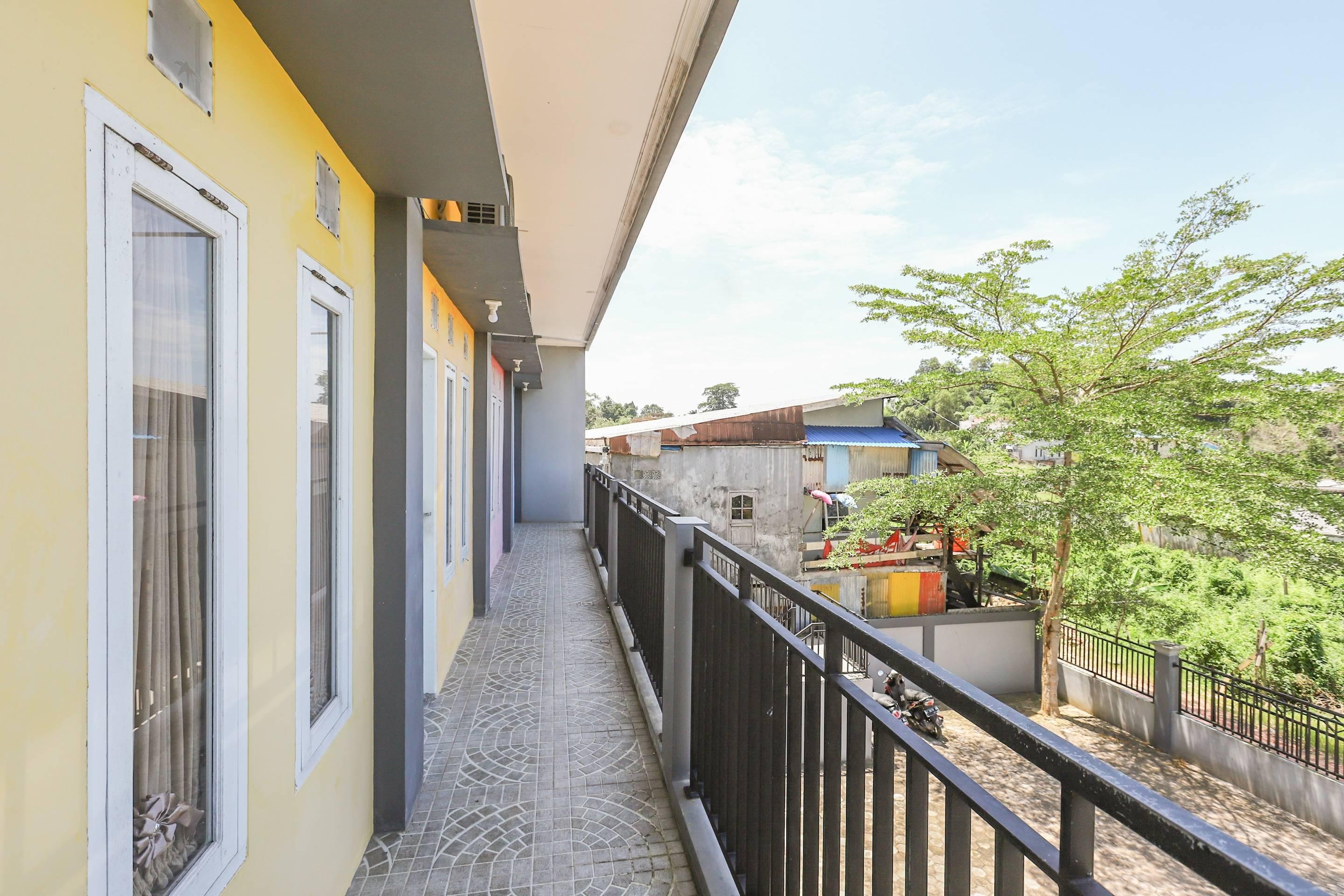 OYO 3731 Pelangi Guest House Balikpapan  Bagian luar foto